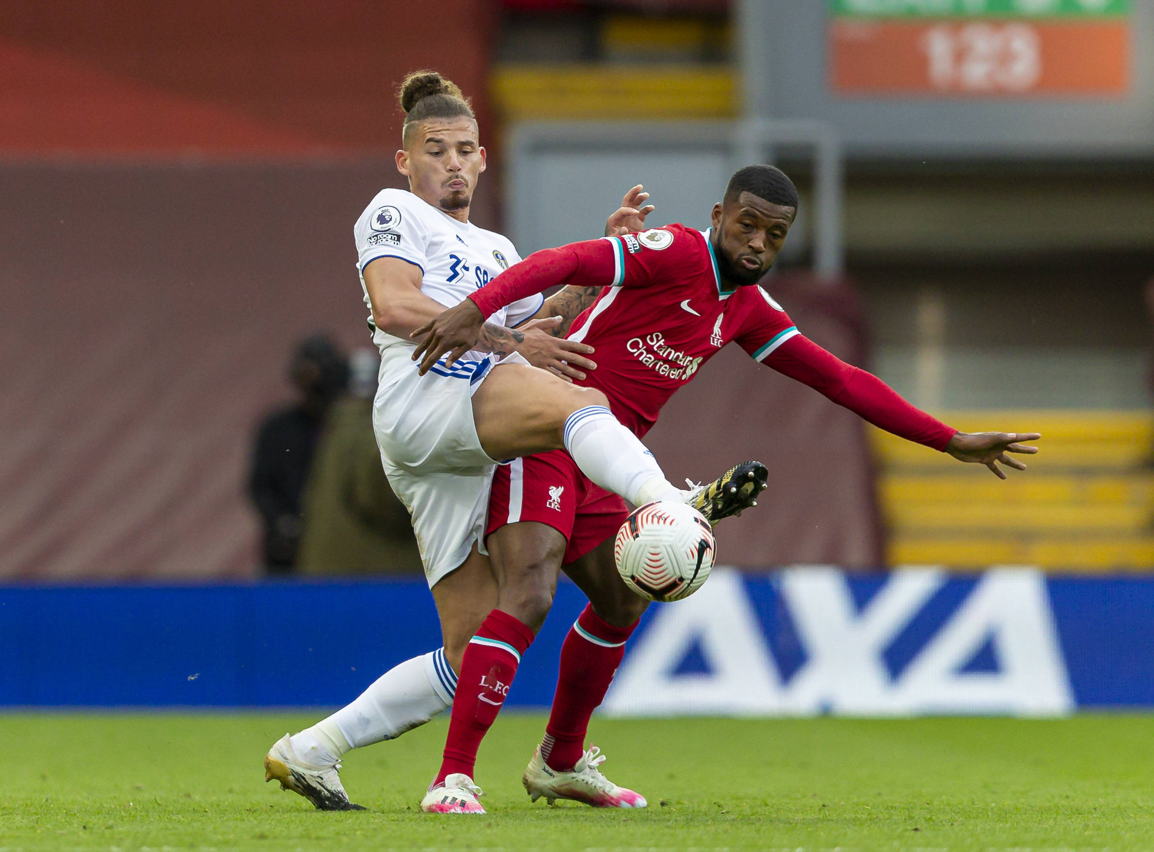 足球联赛中 足球联赛中